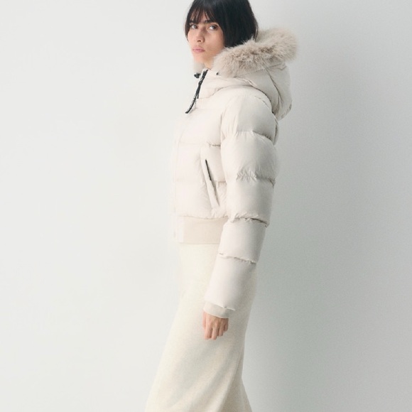 Aritzia Super Puff Chalet with faux fur - Picture 3 of 6